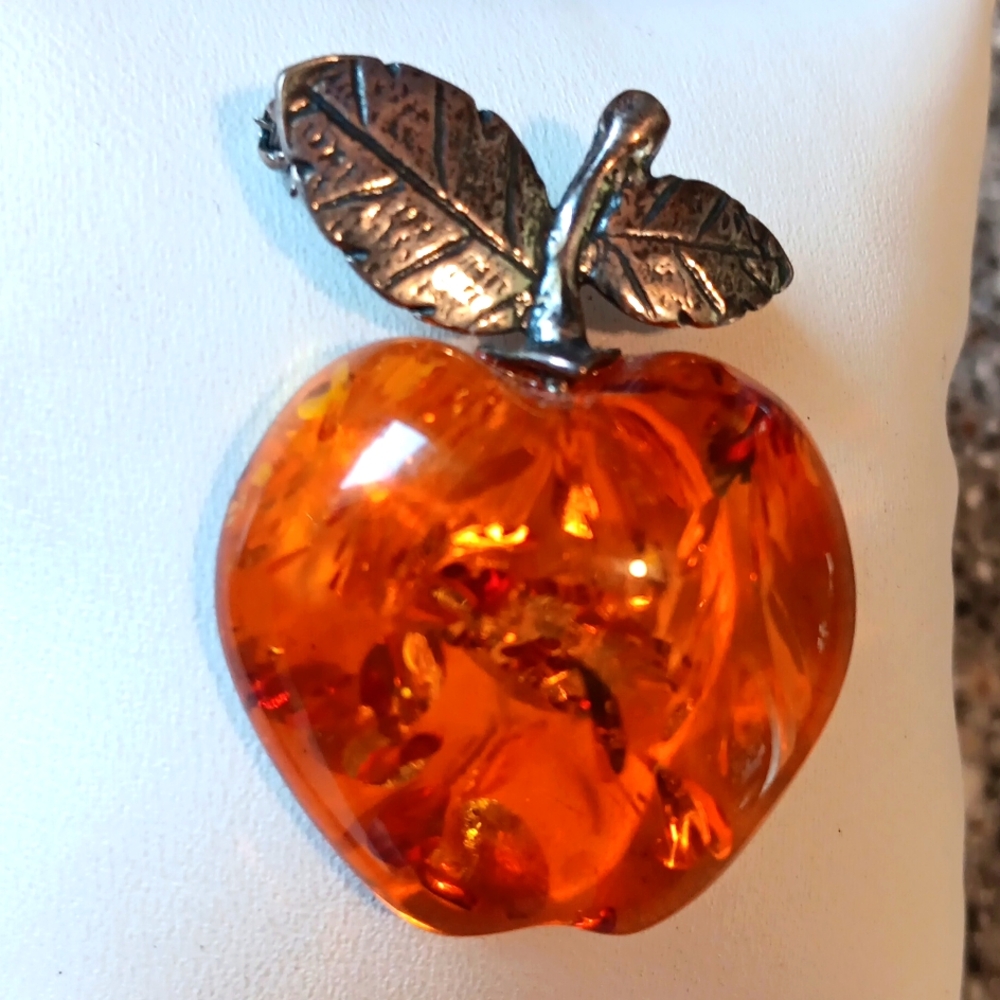 STERLING BALTIC AMBER APPLE BROOCH
